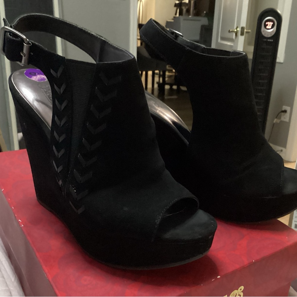 Sexy! Carlos Britt Black Suede “32 Wedge”Shoes Size 8.5 - Great Condition